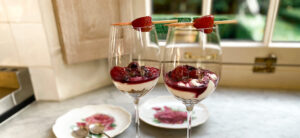 Dessert au mascarpone, fruits rouges et granola