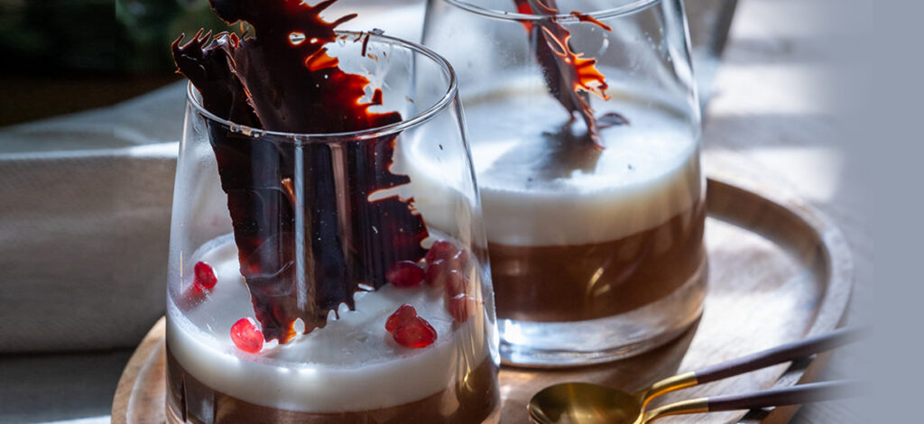 Mousse au chocolat noir et flan coco